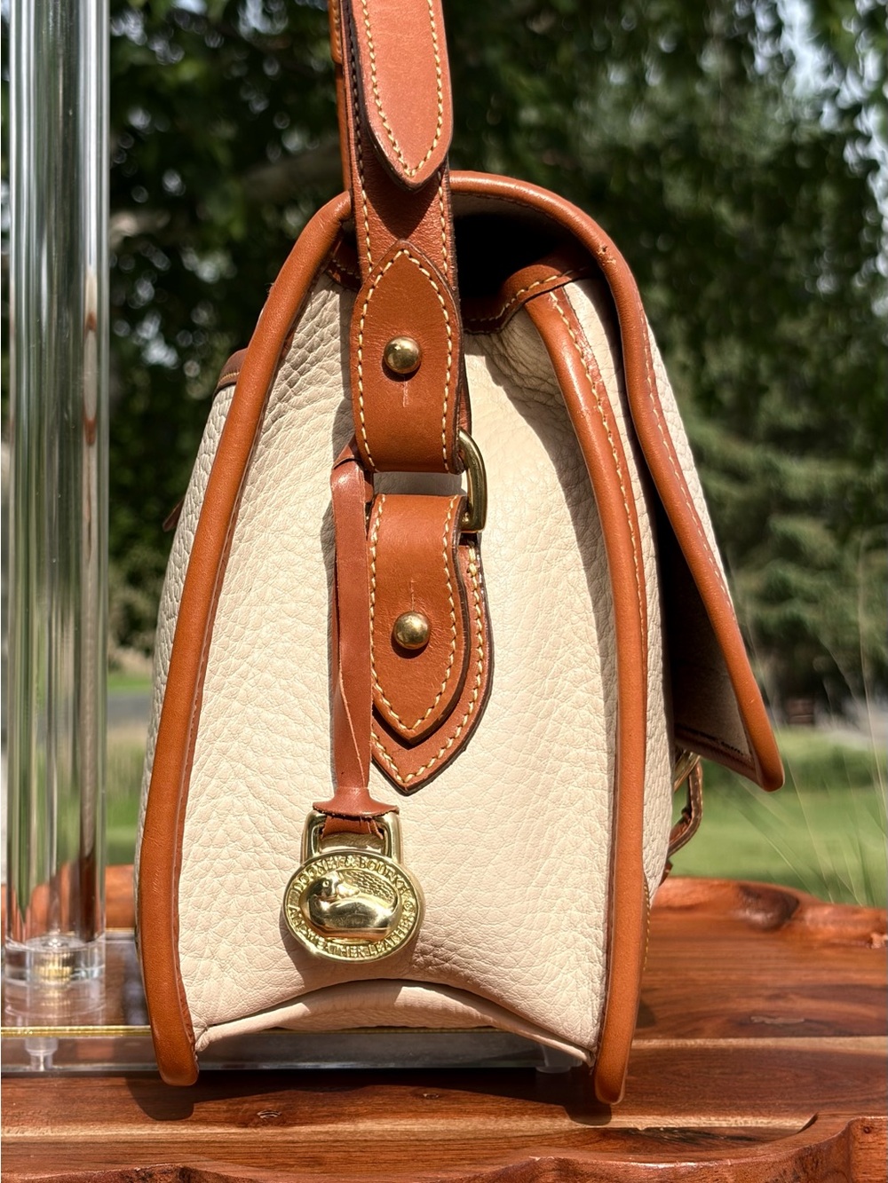 Vintage Dooney & Bourke Large Surrey All Weather Leather Crossbody Bag - Picture 11 of 17